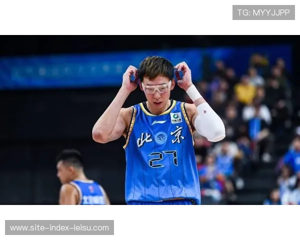 北京首钢防守轮转速度提升 麦基协防覆盖面积惊人 北京首钢防守轮转速度提升 麦基协防覆盖面积惊人